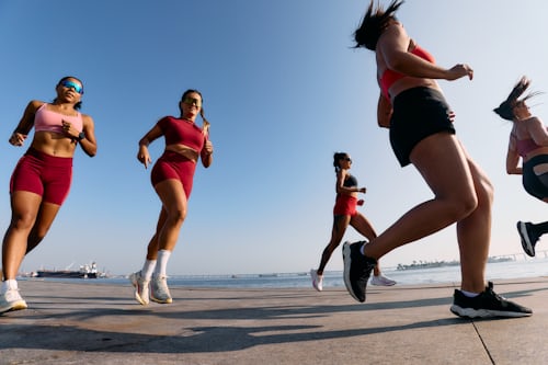 How to Look Great When Buying Athletic Wear (Upper Body Edition)