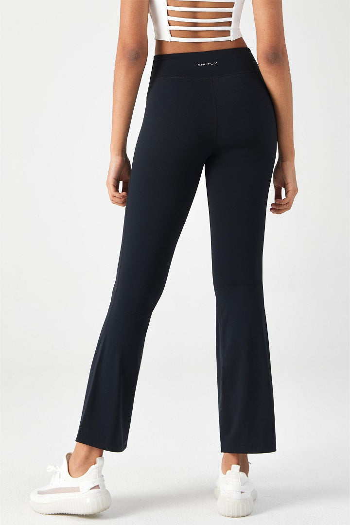 Saltum - Crossover Black Flare Legging with Inner PocketSaltumsports.com Saltum - CloudFleece™ Cropped Crew Pullover & Legging Set 7 8 leggings LULULemon ALO 