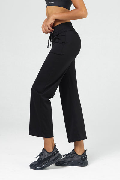 Saltumsports.com Saltum -7/8 High-Waist Straight Leg Pant LULULemon ALO 
