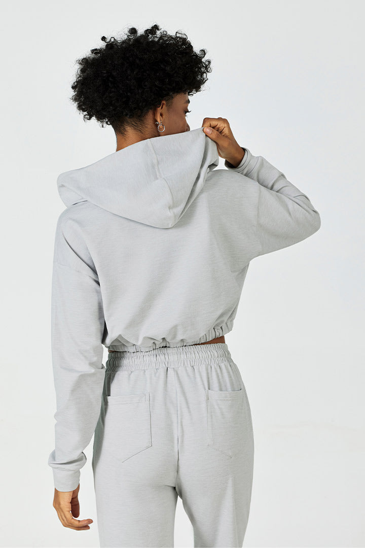 CloudFleece™ Cropped Hoodie & Wide Leg Sweatpant Set Saltum - Cropped Hoodie & Flare Legging Set Saltum - Cropped Pullover Hoodie saltumsports.com - alo - lululemon