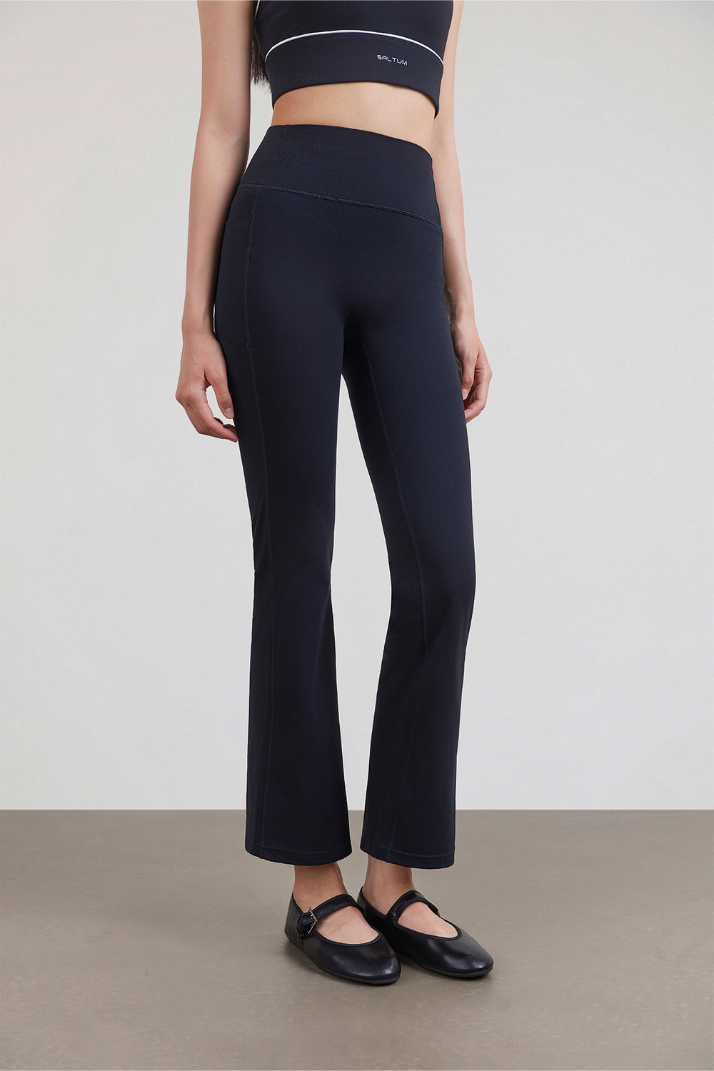 Sculpting Flare Leggings