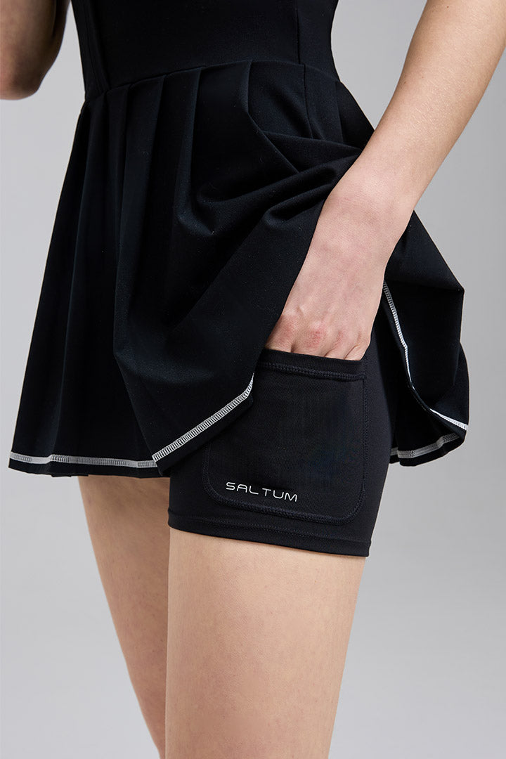 ZENE Retro revival and pleats