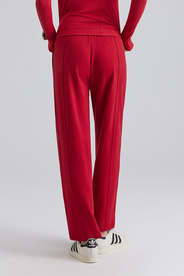 Red outfit high-waisted pants with side pockets