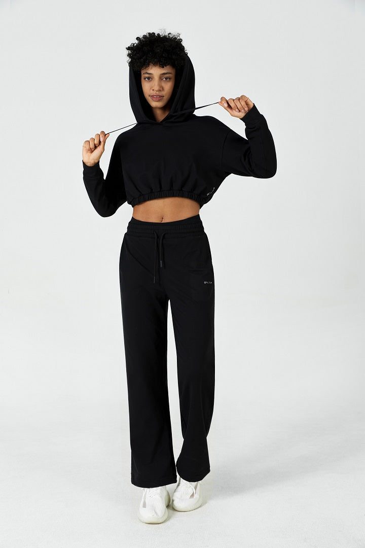 CloudFleece™ Cropped Hoodie & Wide Leg Sweatpant Set Saltum - Cropped Hoodie & Flare Legging Set Saltum - Cropped Pullover Hoodie saltumsports.com - alo - lululemon