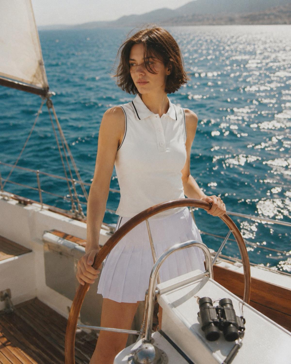 SALTUM Classic White activewear